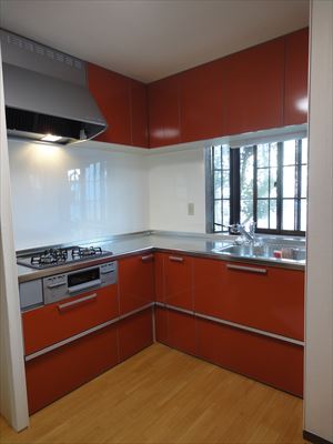 鮮やかな赤のキッチンでイメージチェンジ 鮮やかな赤のキッチンでイメージチェンジ